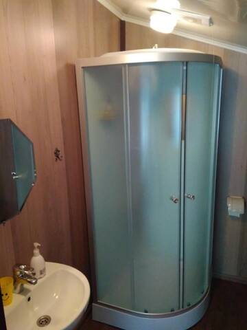Фото номера Двухместный номер с 2 отдельными кроватями и душем Гостевой дом Agrousadba Mirnaya г. Ozersko 12